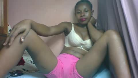 Snapshot of franciefrancie chatting on 03/01/25, 06:00 francilla online show from 03/01/25, 06:00