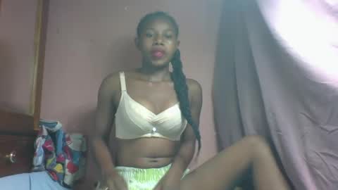 Snapshot of franciefrancie chatting on 03/02/25, 05:44 francilla online show from 03/02/25, 05:44