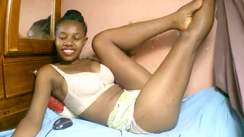 Snapshot of franciefrancie chatting on 03/02/25, 03:27 francilla online show from 03/02/25, 03:27