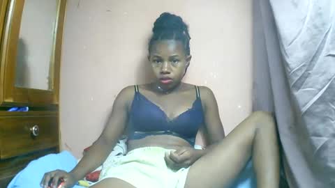 Snapshot of franciefrancie chatting on 03/03/25, 05:53 francilla online show from 03/03/25, 05:53