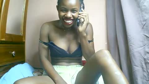 Snapshot of franciefrancie chatting on 03/03/25, 09:00 francilla online show from 03/03/25, 09:00