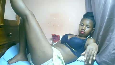 Snapshot of franciefrancie chatting on 03/03/25, 12:05 francilla online show from 03/03/25, 12:05