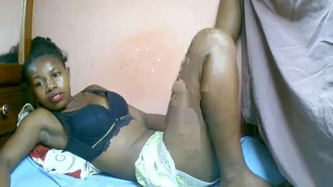 Snapshot of franciefrancie chatting on 03/04/25, 04:09 francilla online show from 03/04/25, 04:09