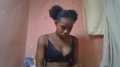 Snapshot of franciefrancie chatting on 03/12/25, 04:30 francilla online show from 03/12/25, 04:30