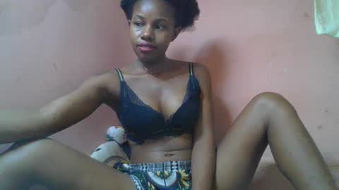 Snapshot of franciefrancie chatting on 03/12/25, 06:44 francilla online show from 03/12/25, 06:44