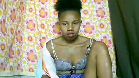 Snapshot of franciefrancie chatting on 09/27/25, 10:09 francilla online show from 09/27/25, 10:09