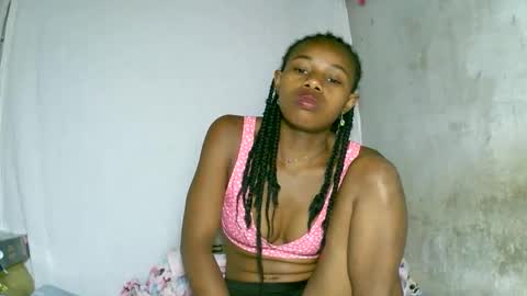 Snapshot of franciefrancie chatting on 10/05/25, 02:48 francilla online show from 10/05/25, 02:48