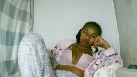 Snapshot of franciefrancie chatting on 10/07/25, 07:00 francilla online show from 10/07/25, 07:00