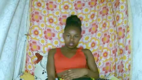 Snapshot of franciefrancie chatting on 10/21/25, 02:40 francilla online show from 10/21/25, 02:40