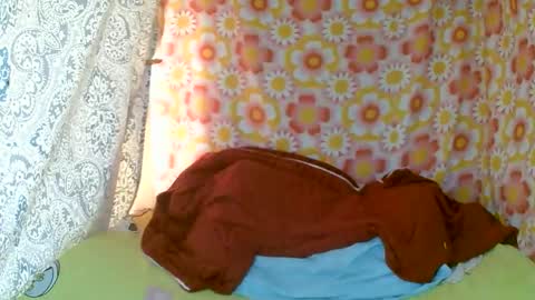 Snapshot of franciefrancie chatting on 10/24/25, 06:32 francilla online show from 10/24/25, 06:32