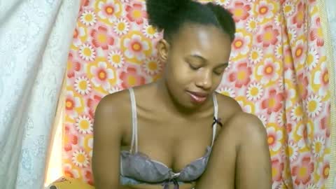 Snapshot of franciefrancie chatting on 10/29/25, 06:15 francilla online show from 10/29/25, 06:15