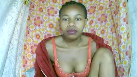 Snapshot of franciefrancie chatting on 11/06/25, 02:56 francilla online show from 11/06/25, 02:56