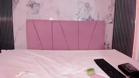 Laura online show from 03/28/26, 08:30