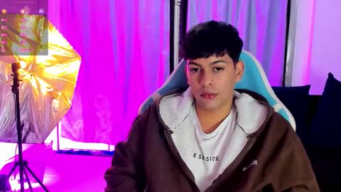 Snapshot of franco_rizzo01 chatting on 11/12/25, 02:34 frank online show from 11/12/25, 02:34