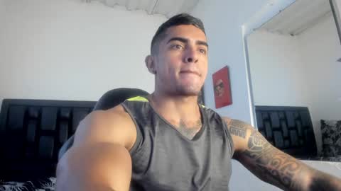 Snapshot of franco_ruiz_ chatting on 12/30/24, 04:29 franco online show from 12/30/24, 04:29