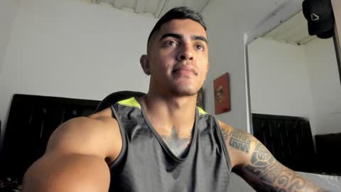 Snapshot of franco_ruiz_ chatting on 01/20/25, 01:39 franco online show from 01/20/25, 01:39