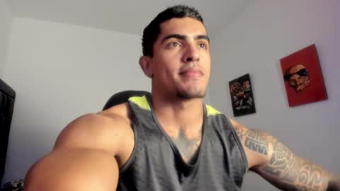 Snapshot of franco_ruiz_ chatting on 10/19/25, 01:28 franco online show from 10/19/25, 01:28