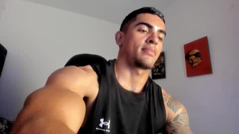 Snapshot of franco_ruiz_ chatting on 12/14/25, 01:11 franco online show from 12/14/25, 01:11