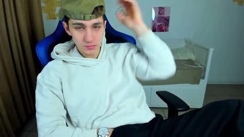 Frank online show from 02/08/26, 05:44