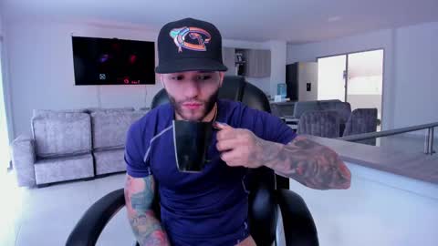 Frank Farrell. Hey remember to give me a thumbs up Ty online show from 02/15/25, 04:34