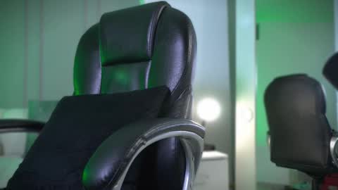 Frank Farrell. Hey remember to give me a thumbs up Ty online show from 11/10/25, 02:54