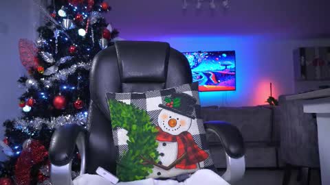 Frank Farrell. Hey remember to give me a thumbs up Ty online show from 12/23/25, 04:10