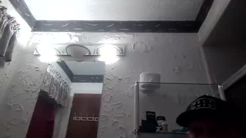 Famous Blue Eyes online show from 04/06/26, 02:42