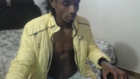 Snapshot of franklatino_1 chatting on 10/02/25, 02:46 FRANK online show from 10/02/25, 02:46