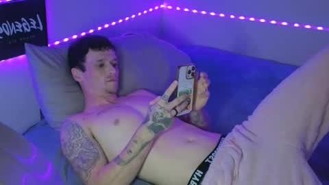 Snapshot of frankoafterdark chatting on 09/11/25, 02:22 Franco online show from 09/11/25, 02:22