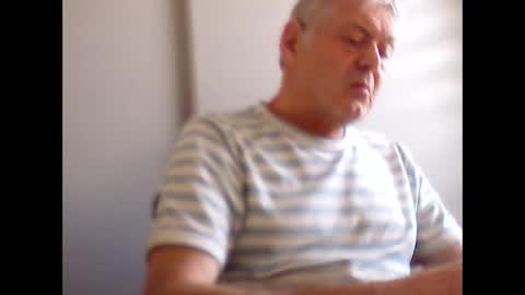 Snapshot of frannkboy61 chatting on 05/31/26, 03:30 frannkboy61 online show from 05/31/26, 03:30