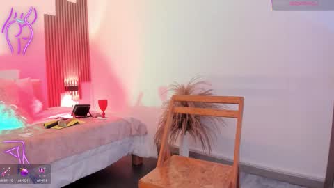 Snapshot of fransheskarossi chatting on 11/25/25, 02:39 Fransheska online show from 11/25/25, 02:39