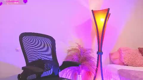 Snapshot of fransheskarossi_ chatting on 06/16/26, 11:46 Fransheska online show from 06/16/26, 11:46