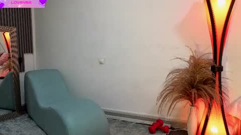 Snapshot of fransheskarossi_ chatting on 06/19/26, 11:36 Fransheska online show from 06/19/26, 11:36