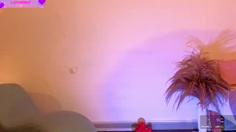 Snapshot of fransheskarossi_ chatting on 06/20/26, 11:24 Fransheska online show from 06/20/26, 11:24