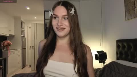 I am franzeva  online show from 06/10/26, 11:31