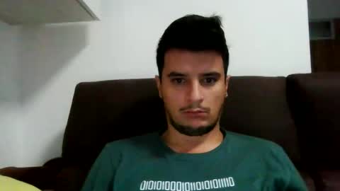 Snapshot of fraromeo2 chatting on 10/15/25, 06:35 fraromeo2 online show from 10/15/25, 06:35