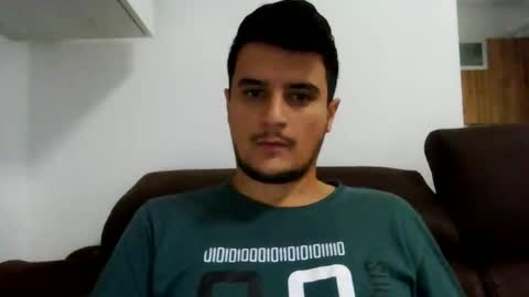 Snapshot of fraromeo2 chatting on 10/16/25, 08:37 fraromeo2 online show from 10/16/25, 08:37