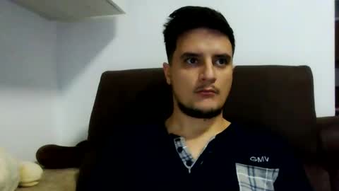 Snapshot of fraromeo2 chatting on 12/22/25, 01:30 fraromeo2 online show from 12/22/25, 01:30