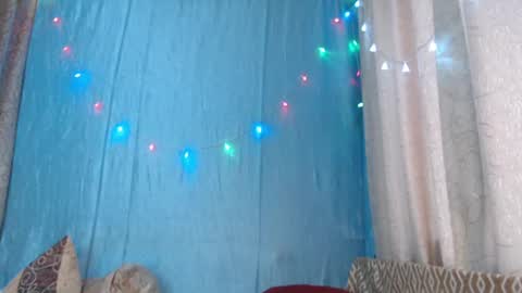 Snapshot of frau_becky chatting on 02/15/25, 10:44 frau_becky online show from 02/15/25, 10:44