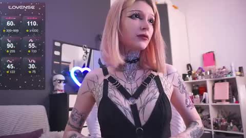 Asya UwU   online show from 05/28/26, 09:12
