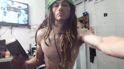 Snapshot of freaktwink420 chatting on 10/01/25, 09:15 Squirrel twink online show from 10/01/25, 09:15