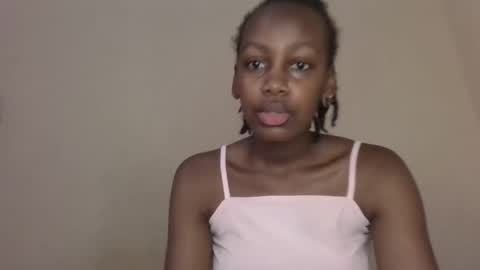 Snapshot of freaky_beauty chatting on 05/09/26, 12:21 freaky_beauty online show from 05/09/26, 12:21