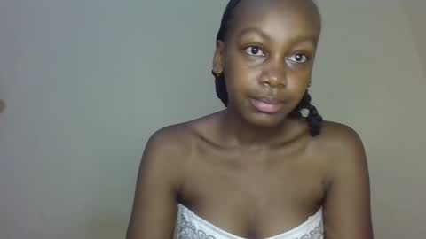 Snapshot of freaky_beauty chatting on 05/27/26, 10:12 freaky_beauty online show from 05/27/26, 10:12