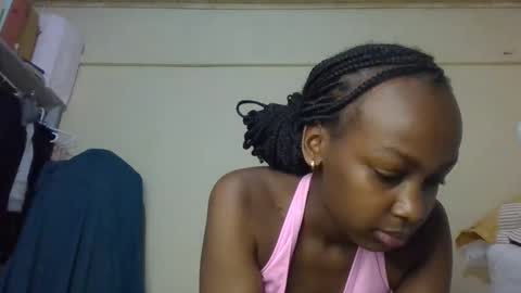 Snapshot of freaky_beauty chatting on 06/08/26, 01:28 freaky_beauty online show from 06/08/26, 01:28