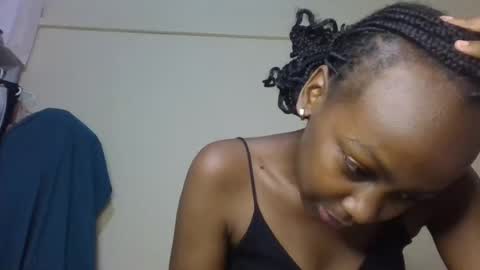 Snapshot of freaky_beauty chatting on 06/14/26, 03:03 freaky_beauty online show from 06/14/26, 03:03