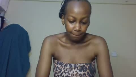 Snapshot of freaky_beauty chatting on 06/18/26, 04:35 freaky_beauty online show from 06/18/26, 04:35