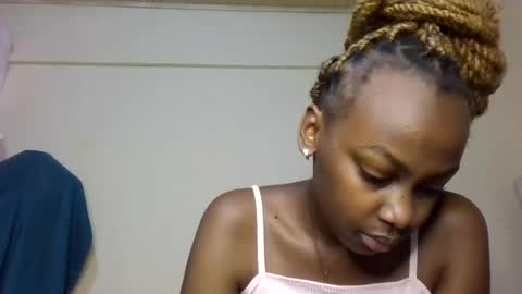 Snapshot of freaky_beauty chatting on 07/28/26, 09:25 freaky_beauty online show from 07/28/26, 09:25