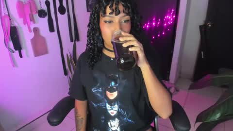 Lia Gomez online show from 11/09/25, 12:31