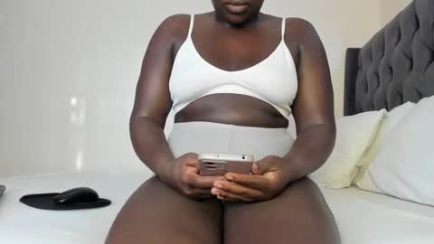 Snapshot of freaky_maria chatting on 12/07/24, 04:09 Maria online show from 12/07/24, 04:09