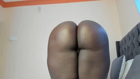 Snapshot of freaky_maria chatting on 12/28/24, 08:05 Maria online show from 12/28/24, 08:05